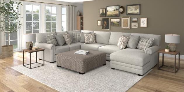 Livingston Linen Sectional, Mod